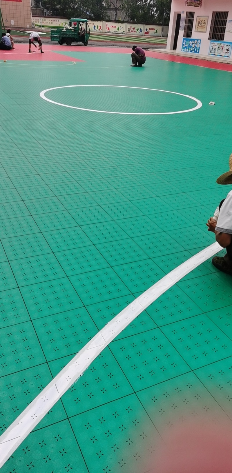 Construction plan for soft plastic suspended assembled flooring